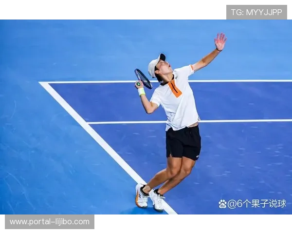 网球赛季精彩回顾：顶尖选手激战赛场争夺冠军