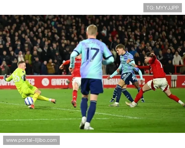 英超联赛激战正酣 曼联曼城利物浦争冠火力全开